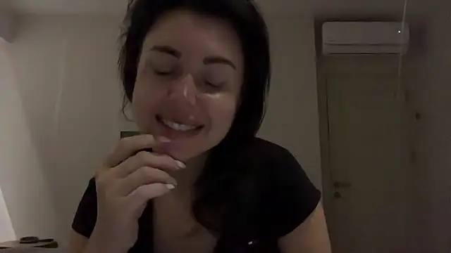 Snapshot of Gilin1 chatting on January 2026 08:12:01 PM Gilin1 online show from January 2026 08:12:01 PM