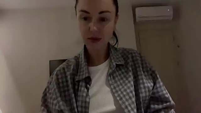 Snapshot of Gilin1 chatting on October 2025 06:41:01 PM Gilin1 online show from October 2025 06:41:01 PM