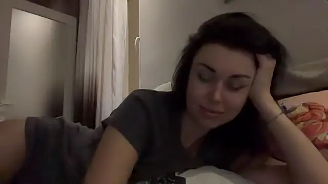 Snapshot of Gilin1 chatting on November 2025 08:20:01 PM Gilin1 online show from November 2025 08:20:01 PM