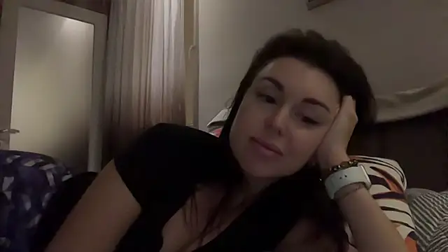 Snapshot of Gilin1 chatting on November 2025 07:39:01 PM Gilin1 online show from November 2025 07:39:01 PM