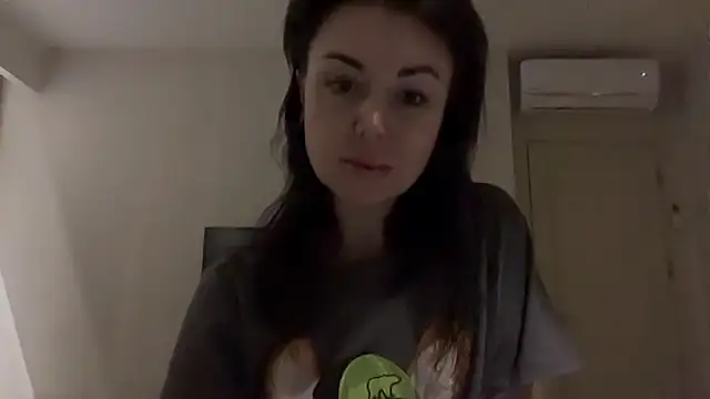 Snapshot of Gilin1 chatting on November 2025 08:47:02 PM Gilin1 online show from November 2025 08:47:02 PM