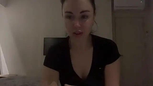 Snapshot of Gilin1 chatting on February 2026 07:58:02 PM Gilin1 online show from February 2026 07:58:02 PM