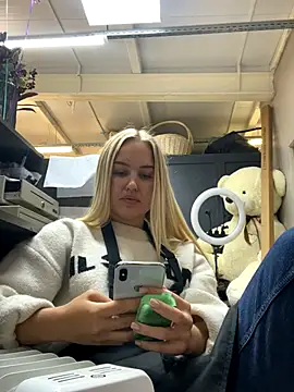 Snapshot of CandyVice chatting on October 2025 04:48:01 PM CandyVice online show from October 2025 04:48:01 PM