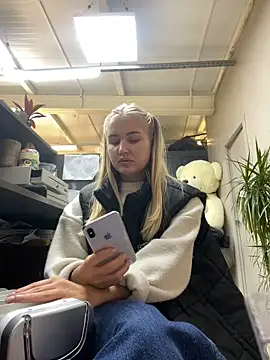 Snapshot of CandyVice chatting on October 2025 05:14:02 PM CandyVice online show from October 2025 05:14:02 PM