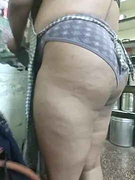 Snapshot of dhanshri143 chatting on October 2025 06:03:01 AM dhanshri143 online show from October 2025 06:03:01 AM