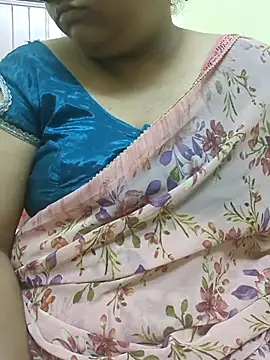 Snapshot of dhanshri143 chatting on September 2025 07:40:01 AM dhanshri143 online show from September 2025 07:40:01 AM