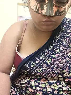 Snapshot of dhanshri143 chatting on September 2025 03:42:02 AM dhanshri143 online show from September 2025 03:42:02 AM