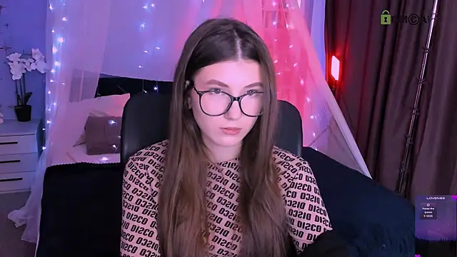 lissa night online show from December 2025 10:17:02 AM