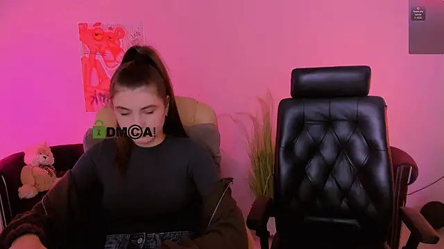 lissa night online show from November 2025 01:38:01 PM