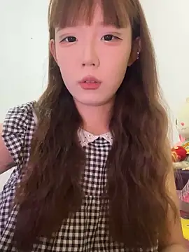 D-033 online show from October 2025 02:19:02 PM