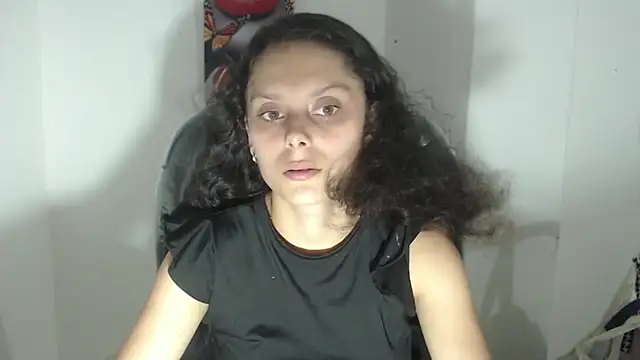 Lily Jone7 online show from October 2025 07:17:01 PM