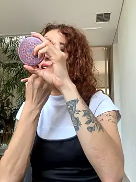 imhelena online show from January 2026 10:02:02 PM