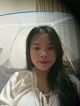 Snapshot of Bella_7777 chatting on September 2025 02:22:02 PM Bella 7777 online show from September 2025 02:22:02 PM