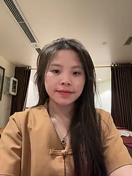Snapshot of Bella_7777 chatting on May 2026 05:15:01 AM Bella 7777 online show from May 2026 05:15:01 AM