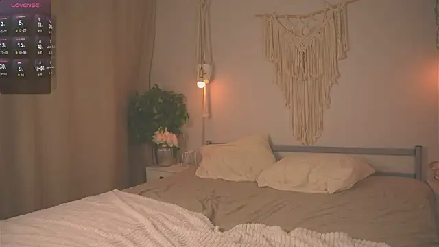 Lu  Lane online show from September 2025 07:59:02 AM