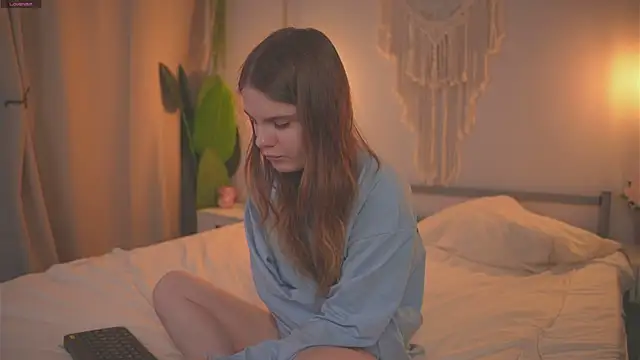 Lu  Lane online show from October 2025 08:22:02 AM