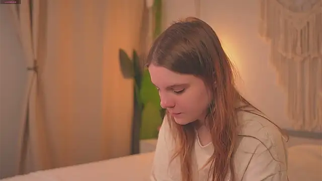 Lu  Lane online show from October 2025 08:33:01 AM