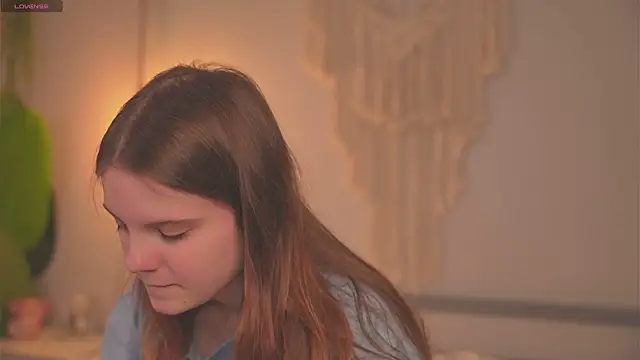 Lu  Lane online show from October 2025 08:17:01 AM