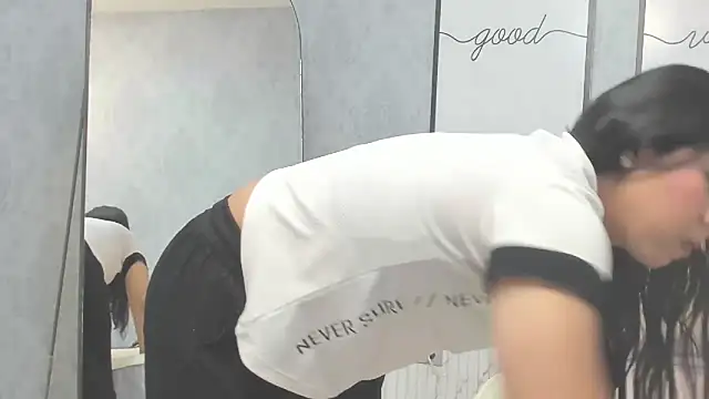 Snapshot of Ximenahott_ chatting on November 2025 10:08:02 AM Ximenahott online show from November 2025 10:08:02 AM