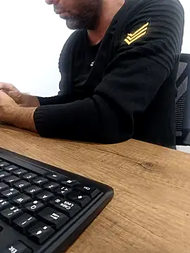 Snapshot of Yaman_33 chatting on November 2025 01:04:01 PM Yaman 33 online show from November 2025 01:04:01 PM