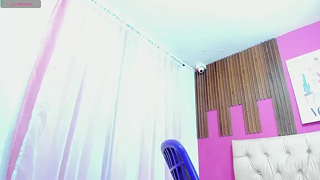 Lucia Spear online show from October 2025 12:50:01 PM