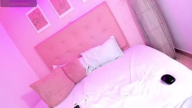 Snapshot of ANNIE_DOLCE_ chatting on November 2025 12:15:02 PM ANNIE DOLCE online show from November 2025 12:15:02 PM