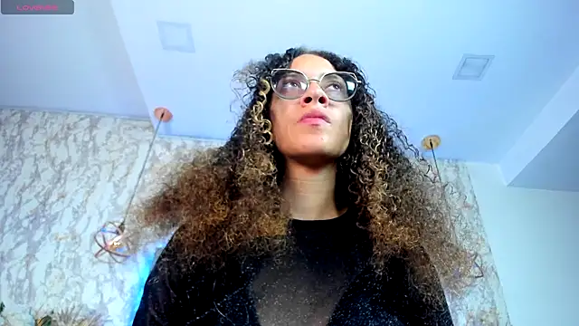 Snapshot of Hanna_Cornee_ chatting on September 2025 01:44:02 PM Hanna Cornee online show from September 2025 01:44:02 PM