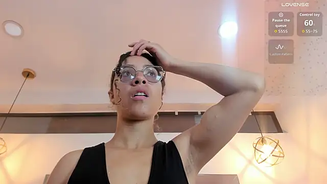 Snapshot of Hanna_Cornee_ chatting on September 2025 01:50:02 PM Hanna Cornee online show from September 2025 01:50:02 PM