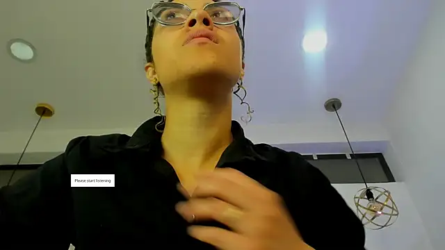 Snapshot of Hanna_Cornee_ chatting on September 2025 01:39:02 PM Hanna Cornee online show from September 2025 01:39:02 PM