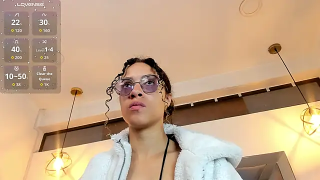 Snapshot of Hanna_Cornee_ chatting on October 2025 01:46:02 PM Hanna Cornee online show from October 2025 01:46:02 PM