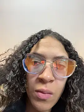 Hanna Cornee  online show from November 2025 01:12:02 PM