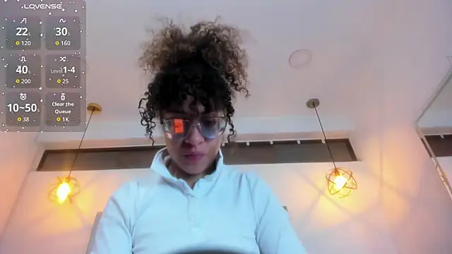 Hanna Cornee  online show from February 2026 01:32:01 PM