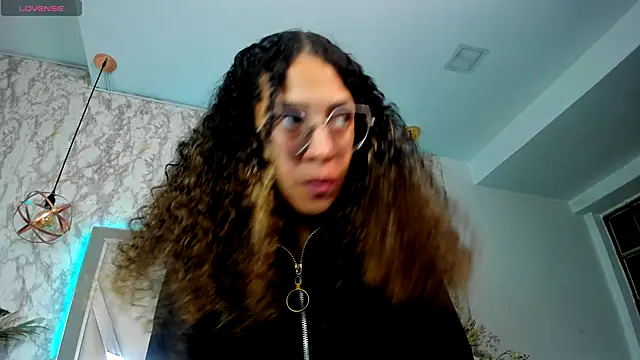 Snapshot of Hanna_Cornee_ chatting on September 2025 01:55:01 PM Hanna Cornee online show from September 2025 01:55:01 PM