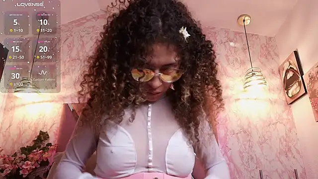 Hanna Cornee  online show from February 2026 02:03:01 PM