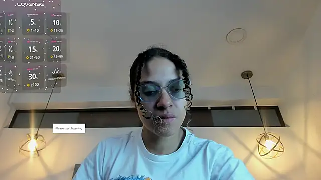 Hanna Cornee  online show from November 2025 02:09:02 PM