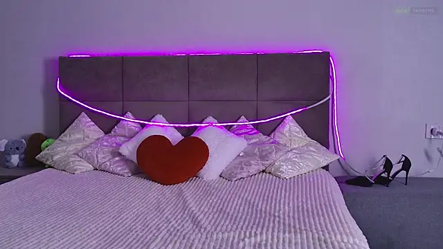 Ailita online show from April 2026 12:23:01 PM