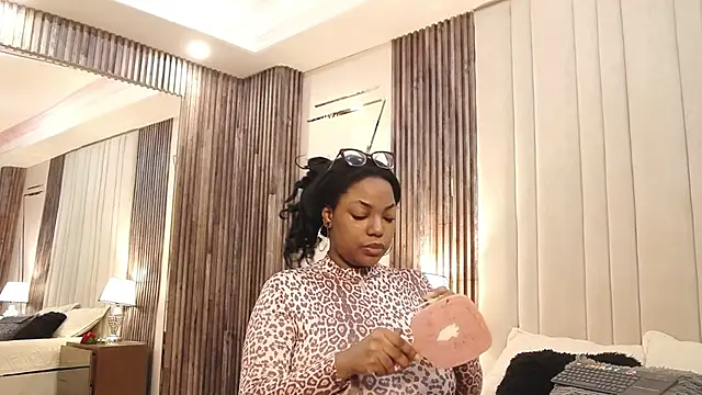 Snapshot of SheilaCoopers_ chatting on October 2025 12:26:02 PM SheilaCoopers online show from October 2025 12:26:02 PM