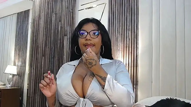 Snapshot of SheilaCoopers_ chatting on October 2025 11:42:02 AM SheilaCoopers online show from October 2025 11:42:02 AM