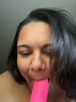 Snapshot of sofiacumms chatting on June 2026 01:45:02 PM sofiacumms online show from June 2026 01:45:02 PM