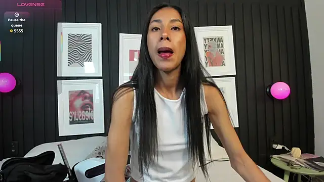 Snapshot of chiara_evanns chatting on October 2025 11:12:01 AM chiara evanns online show from October 2025 11:12:01 AM