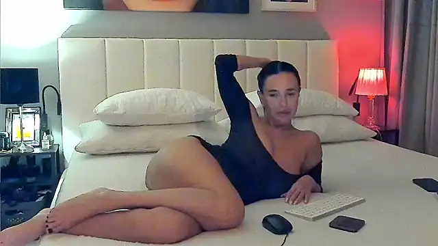 simonacavali online show from May 2026 07:24:02 PM
