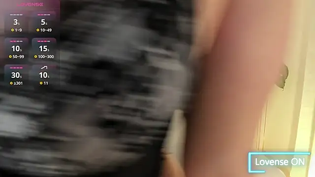 Lea Joness online show from October 2025 11:25:01 PM