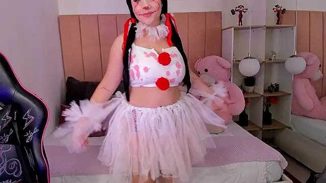 cloe weiss online show from October 2025 01:19:02 PM