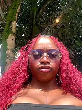 Snapshot of darle_volant chatting on November 2025 02:55:02 PM darle volant online show from November 2025 02:55:02 PM