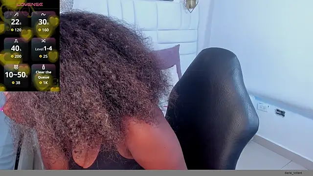 Snapshot of darle_volant chatting on September 2025 09:53:01 PM darle volant online show from September 2025 09:53:01 PM