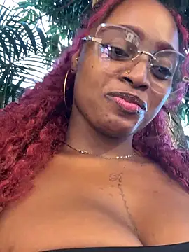 Snapshot of darle_volant chatting on November 2025 10:21:01 PM darle volant online show from November 2025 10:21:01 PM