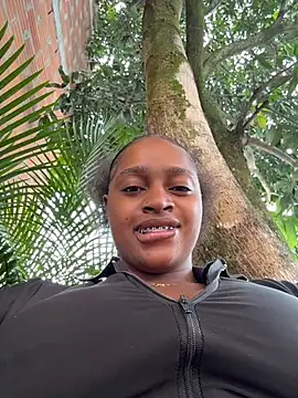 Snapshot of darle_volant chatting on June 2026 01:54:01 PM darle volant online show from June 2026 01:54:01 PM