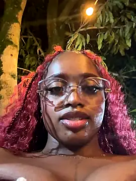 Snapshot of darle_volant chatting on November 2025 11:42:01 PM darle volant online show from November 2025 11:42:01 PM