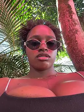 Snapshot of darle_volant chatting on June 2026 10:15:01 PM darle volant online show from June 2026 10:15:01 PM
