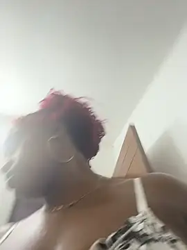 Snapshot of darle_volant chatting on November 2025 09:59:01 PM darle volant online show from November 2025 09:59:01 PM